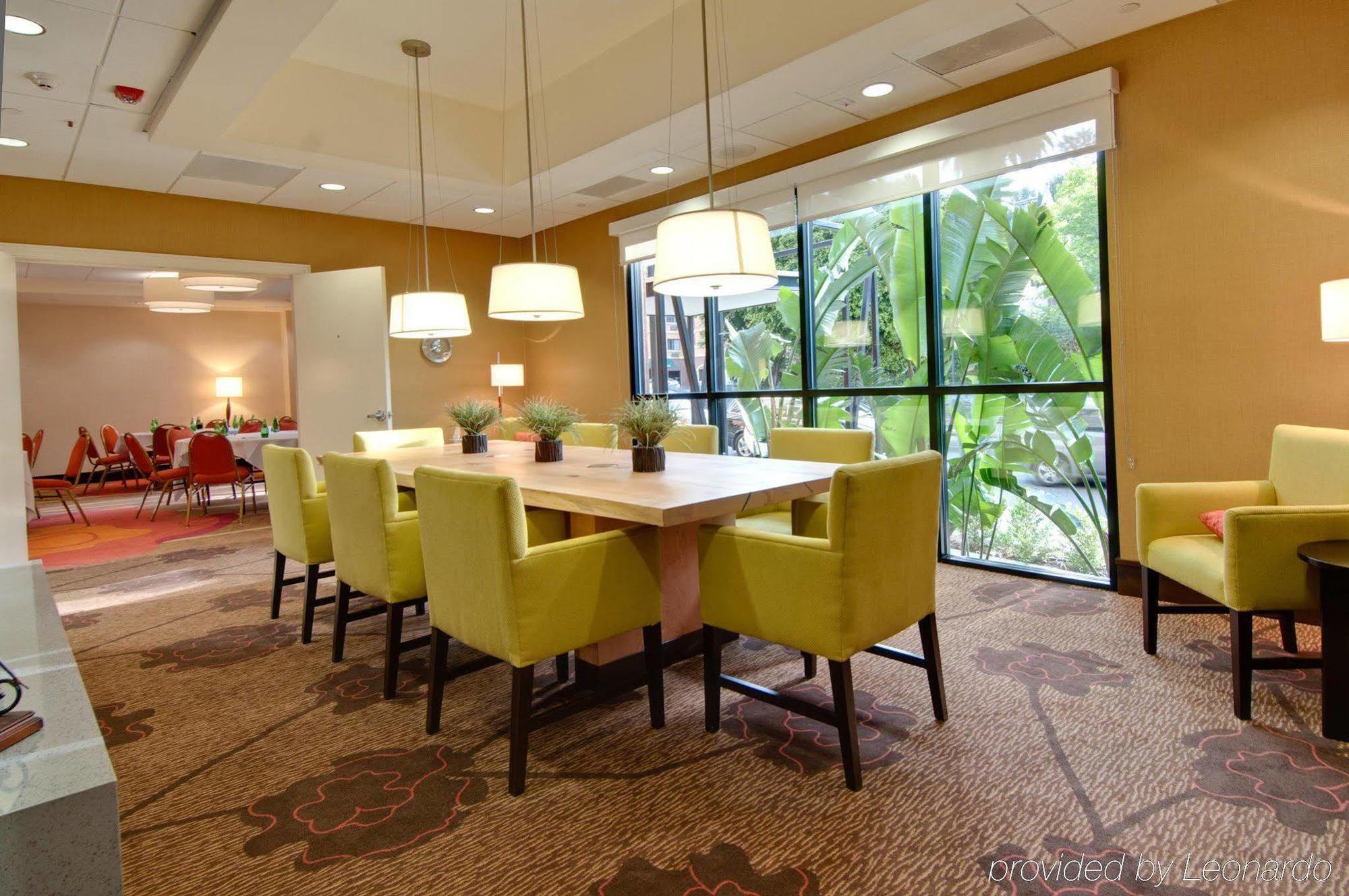 Hilton Garden Inn Los Angeles / Hollywood Restoran fotoğraf